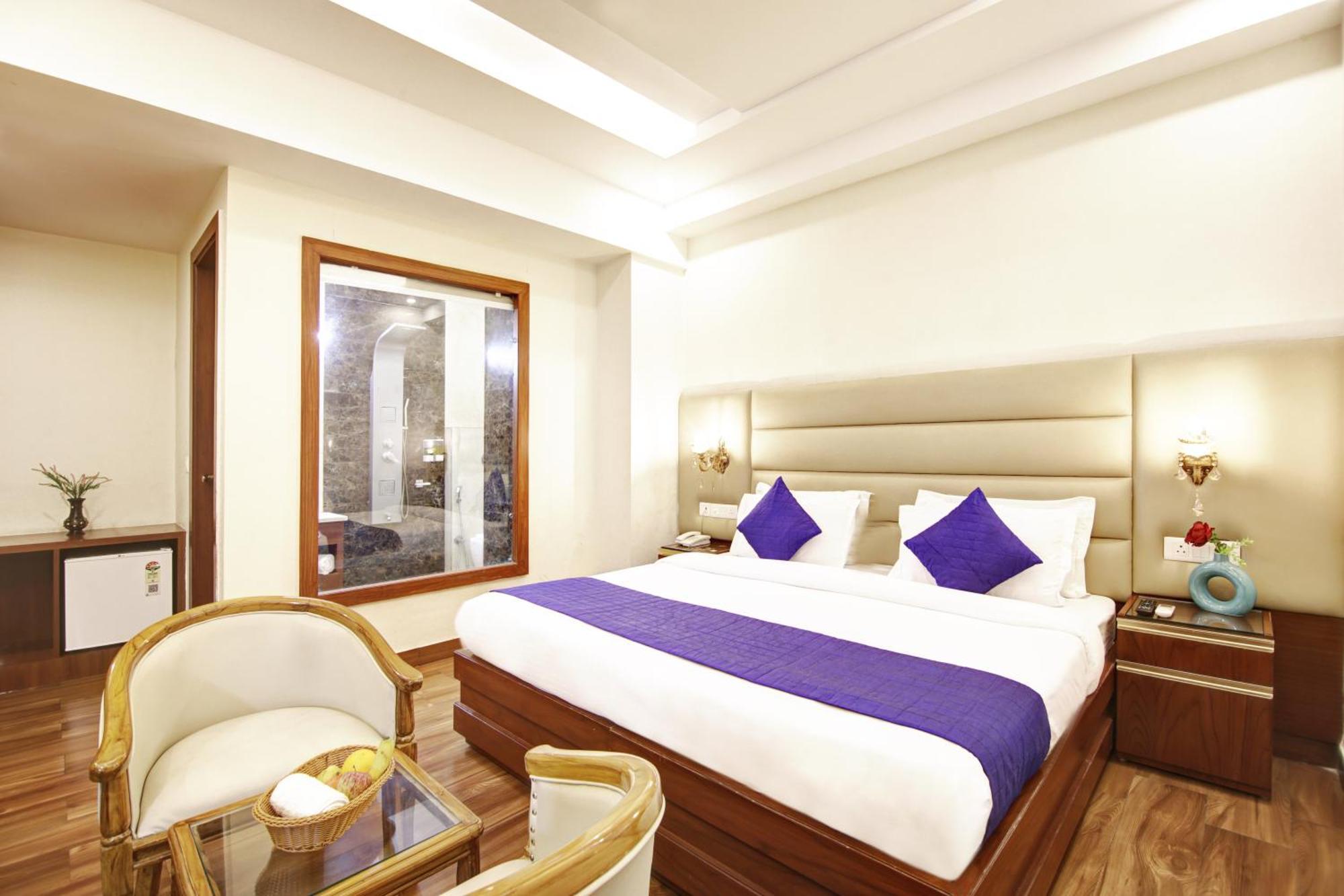 Marks Hotel & Banquet Noida Exterior foto