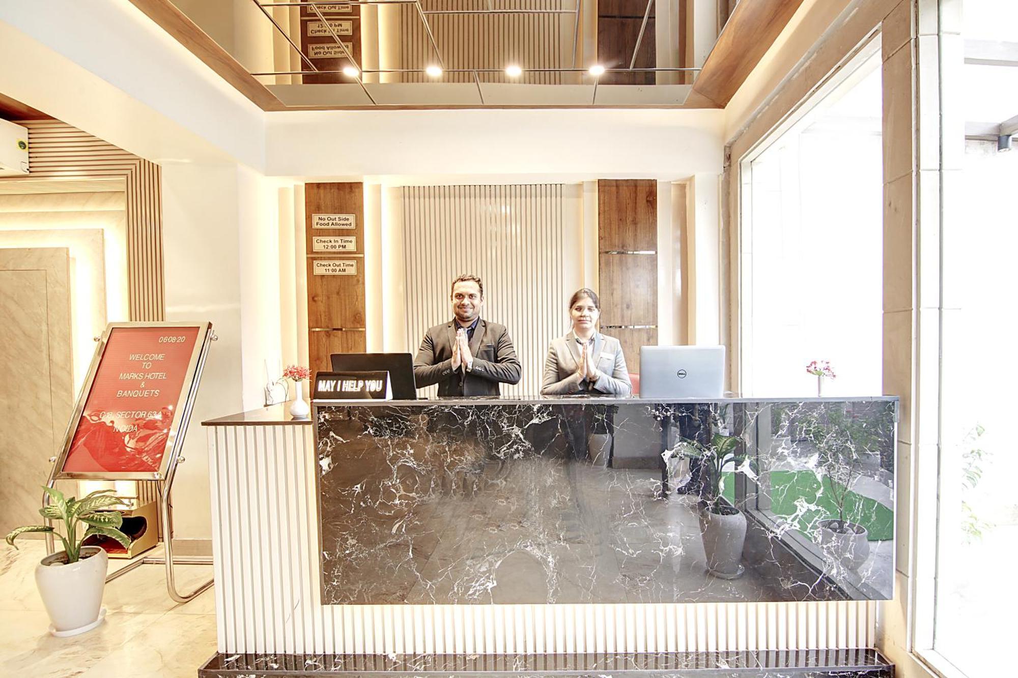 Marks Hotel & Banquet Noida Exterior foto