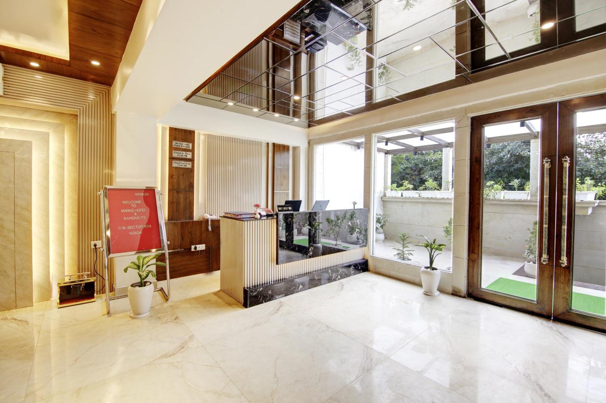 Marks Hotel & Banquet Noida Exterior foto